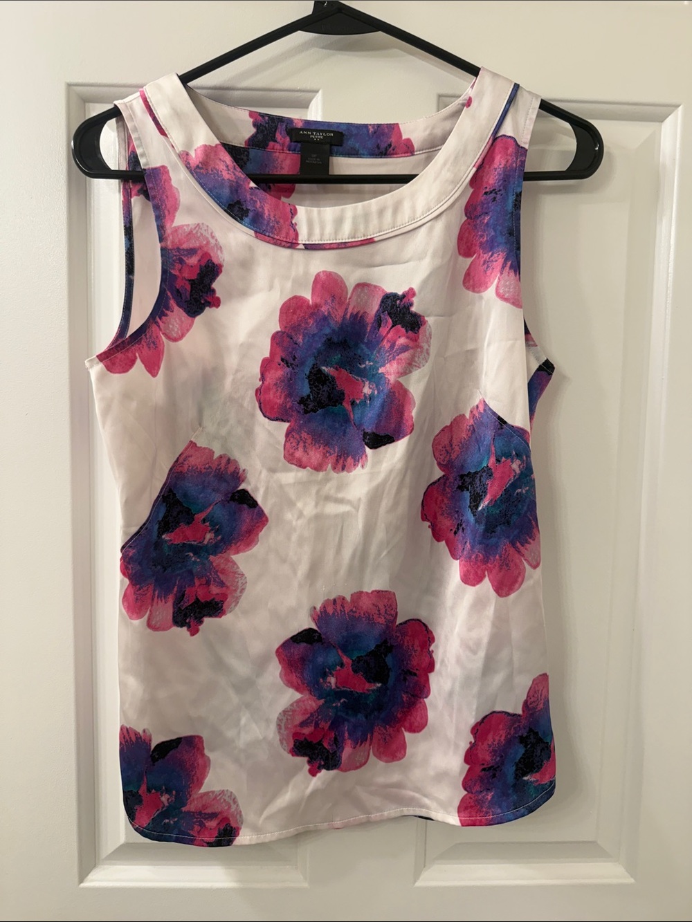 Ann Taylor White Sleeveless Shell with Pink & Blue Floral Print